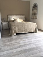 Suelo laminado de roble trilogy MF4577 de Egger Megafloor de la serie M3 en vista diseño.