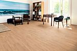 Parquet laminado roble rustico MF3136 de Egger Megafloor de la serie M1 en un ambiente de habitación.