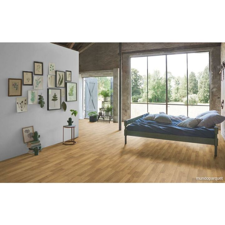 Suelo laminado de la marca Parador Classic 1050 Roble Natur 3 Lamas instalado en un dormitorio