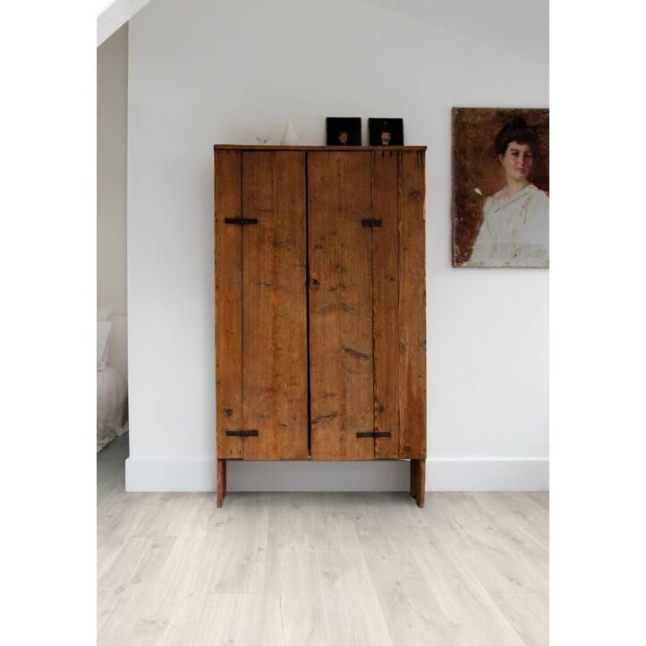 QUICK-STEP LIVYN BALANCE CLICK AC4/32 ROBLE CAÑÓN CLARO CORTES DE SIERRA BACL40128