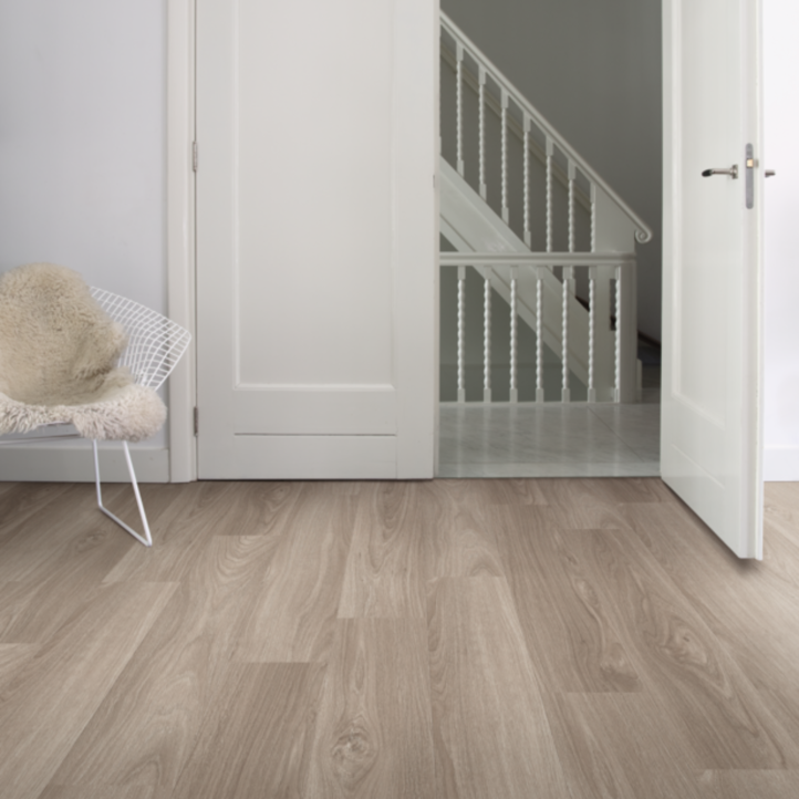 suelo laminado de la marca disfloor top roble gris suave en ac4 de 7 mm en vista detallada