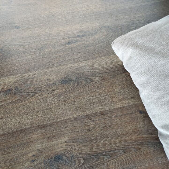Suelo laminado AC5/32 Aqua&Nature Disfloor Top Roble Marron Victoriano