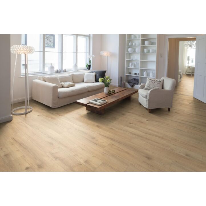 Zoom suelo laminado imitación roble natural de la marca EGGER HOME EHL142