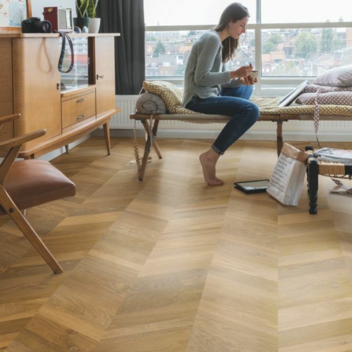 Quick-Step Intenso Roble tradicional aceitado INT3902 en vista de ambiente