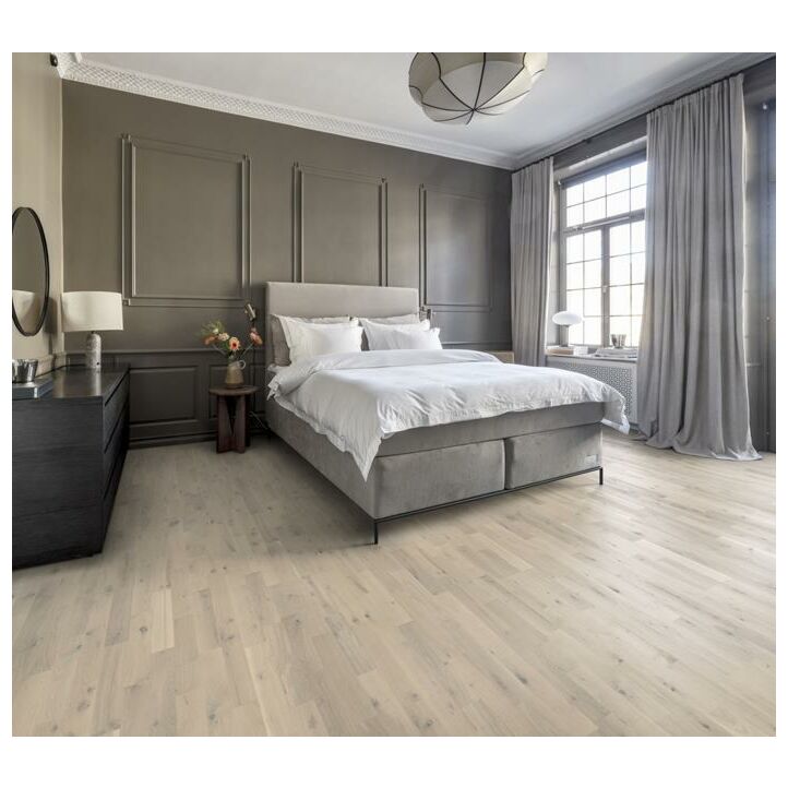 Kahrs Beyond Retro Collection - Roble Loft White Strip 