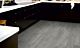 parquet laminado roble gris urbano de la marca pergo de la serie original excellence sensation resistente al agua superficialmente l0231-03368 en un ambiente de habitación.
