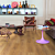 suelo laminado de la marca disfloor top roble autentico natural en ac4 de 7 mm en vista detallada