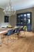 Parquet vinílico de la marca Quick-Step livyn Roble flotante beige BACL40018 de la serie Balance Click en un ambiente de habitación.
