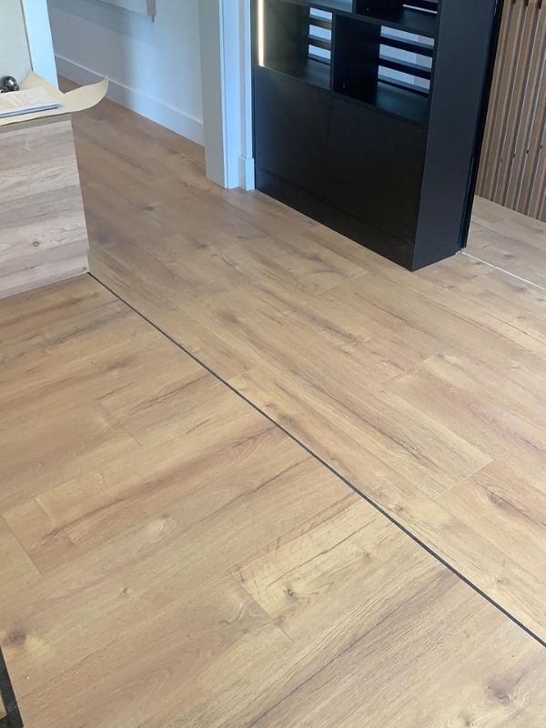 instalación de parquet laminado egger home ehl046