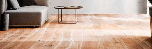 parquet de madera natural con luz solar