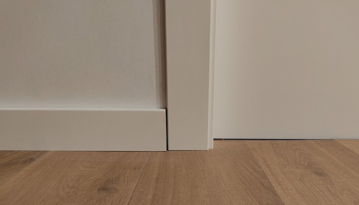 el mejor rodapié lacado blanco para suelos laminados